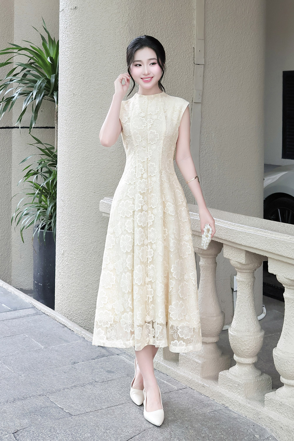 Đầm dự tiệc ren thêu hoa mai màu kem