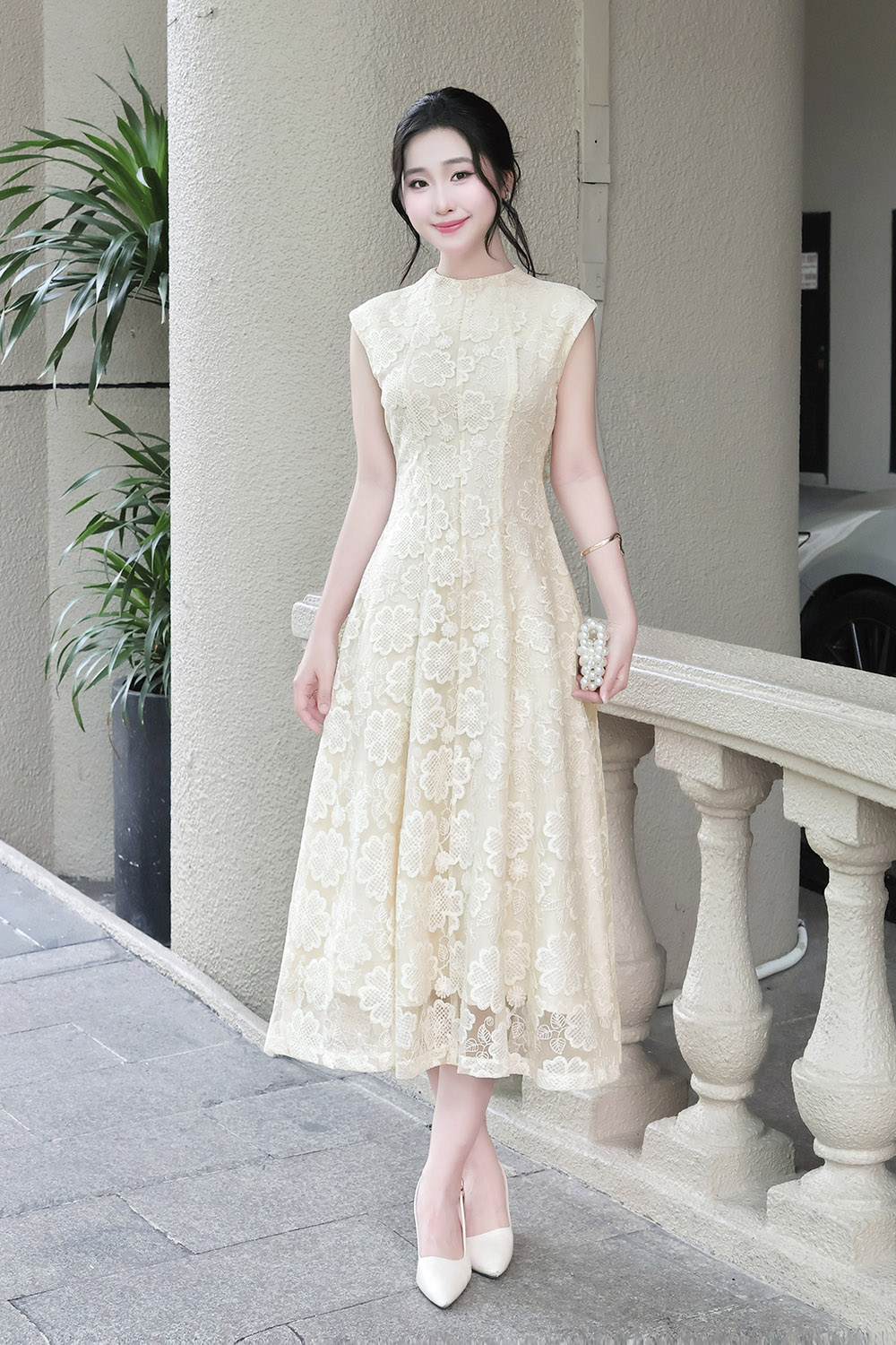 Đầm dự tiệc ren thêu hoa mai màu kem