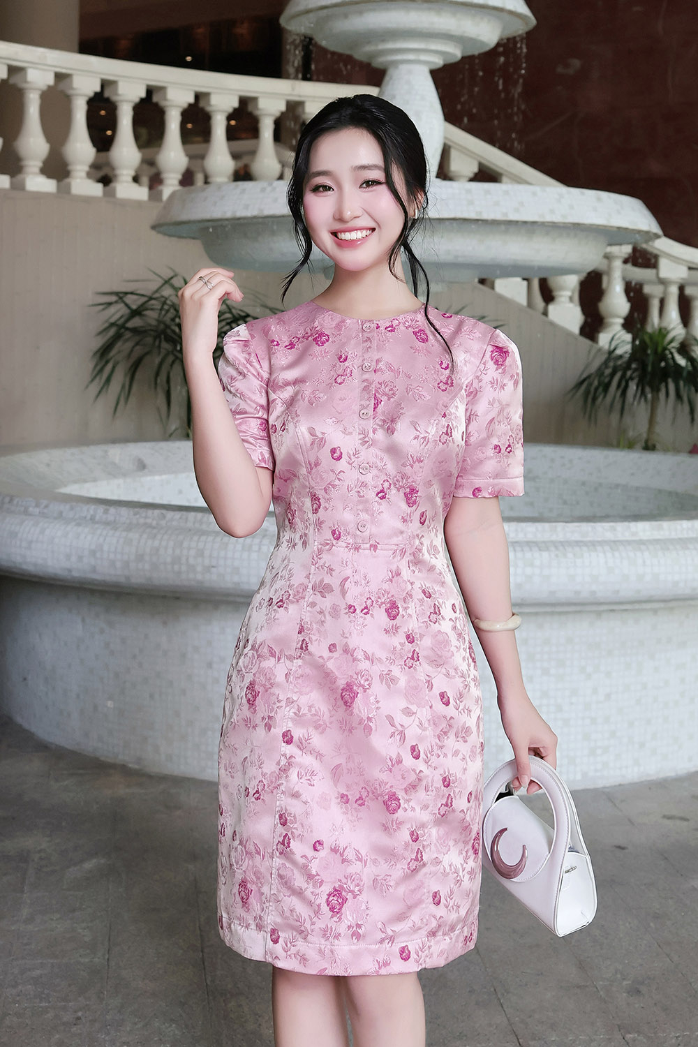 Đầm hoa tafta dáng suông A ngang gối