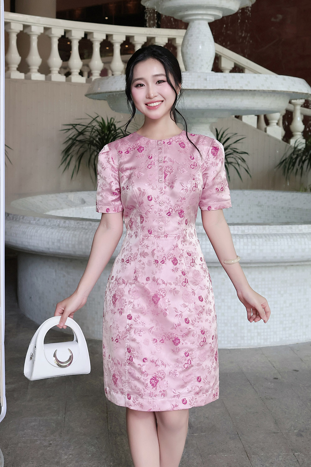 Đầm hoa tafta dáng suông A ngang gối