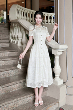 Đầm ren trắng dáng dài phối nút