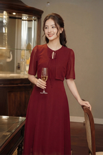 Đầm đỏ chiffon dáng xòe phối áo khoác
