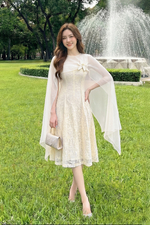 Đầm dự tiệc ren kem phối choàng đính hoa