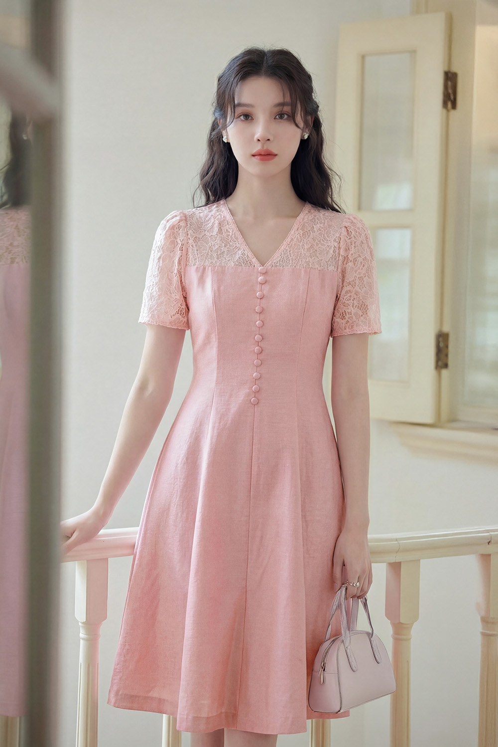 Đầm hồng tafta phối ren dáng xòe