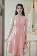 Đầm hồng tafta phối ren dáng xòe