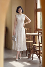 Đầm ren trắng dự tiệc dáng dài