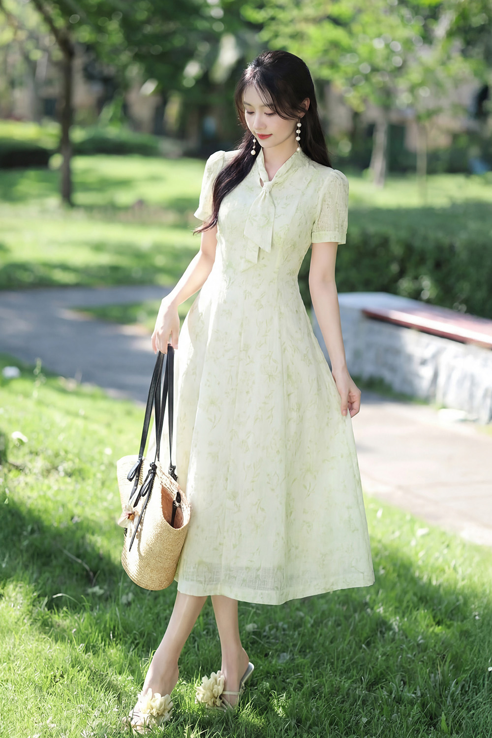 Đầm voan xòe họa tiết cổ phối nơ