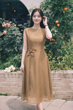 Đầm xòe tơ màu nâu tay chờm eo đính hoa