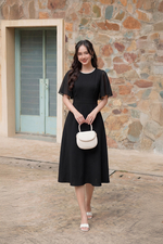 Đầm đen dáng xòe tay phối chiffon