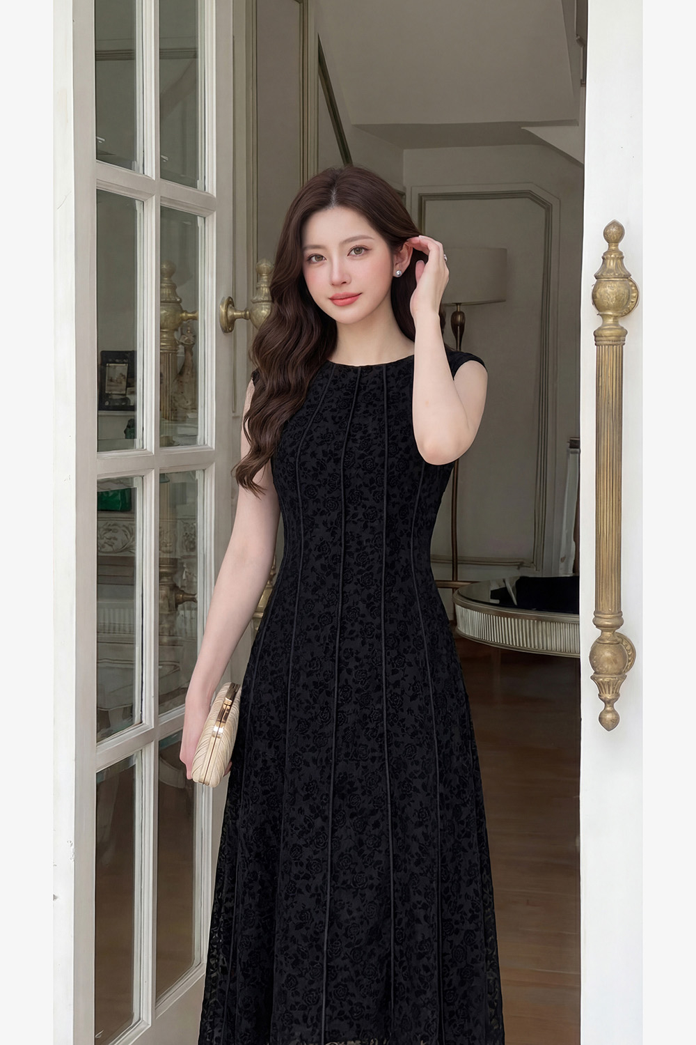 Đầm đen dự tiệc dáng xòe sát nách