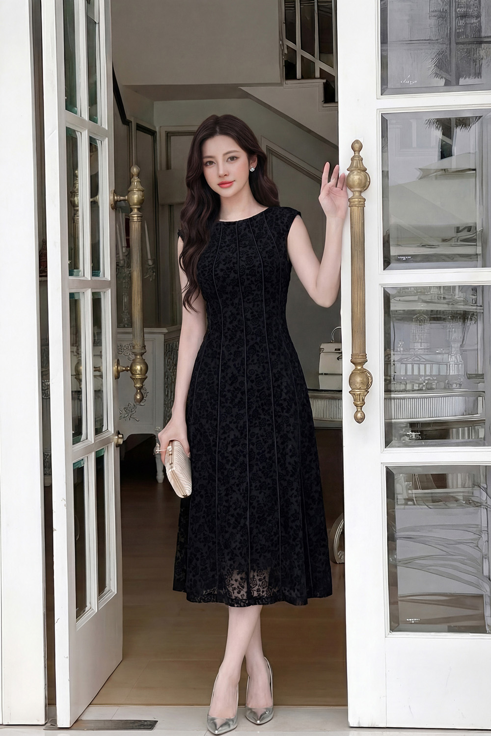 Đầm đen dự tiệc dáng xòe sát nách