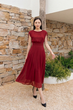 Đầm đỏ chiffon dáng xòe dài xếp ly