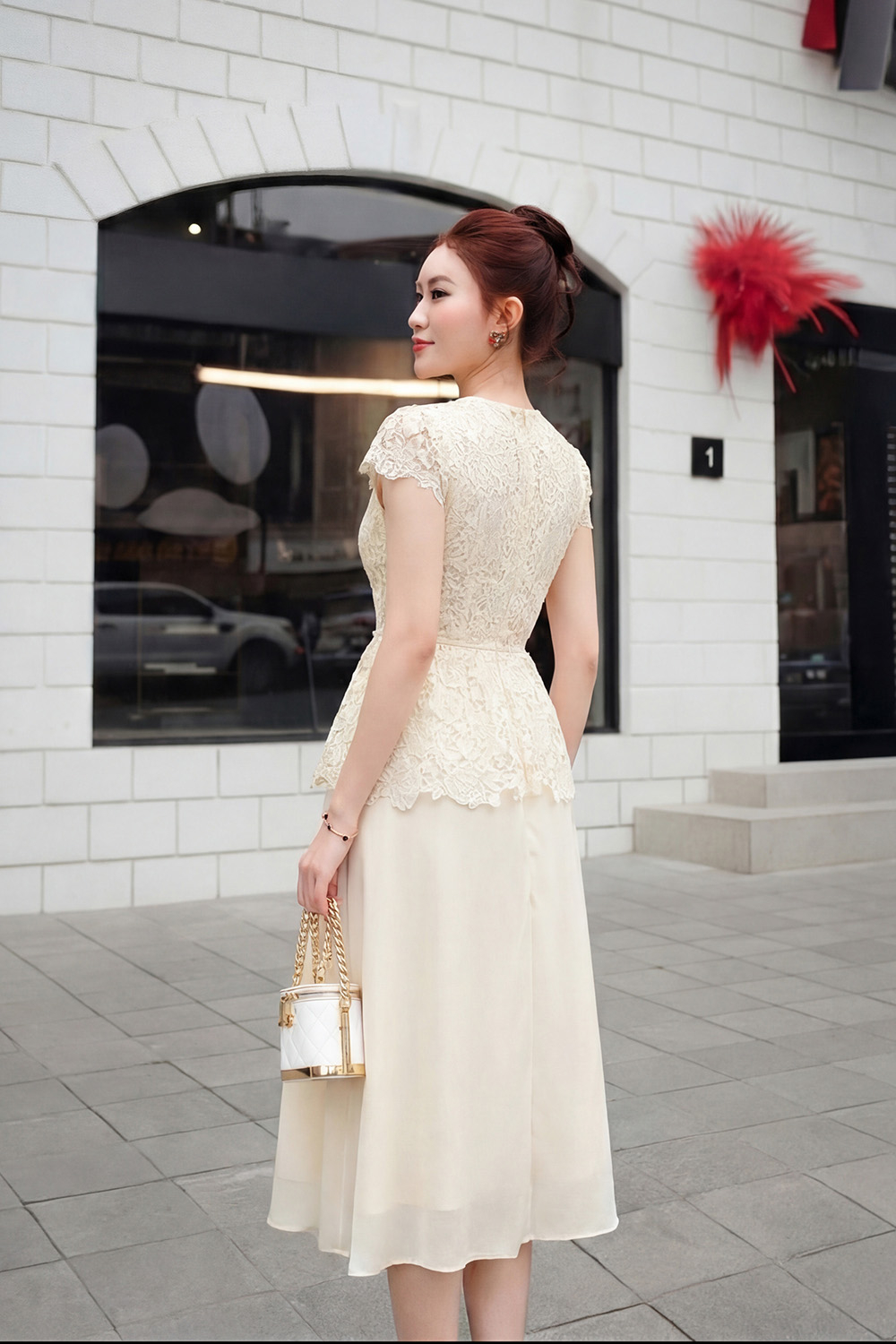 Đầm dự tiệc trắng kem dáng xòe phối ren