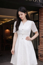 Đầm trắng tafta phối ren