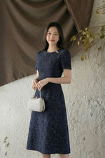 Đầm xòe chữ A cổ tròn đính khoen