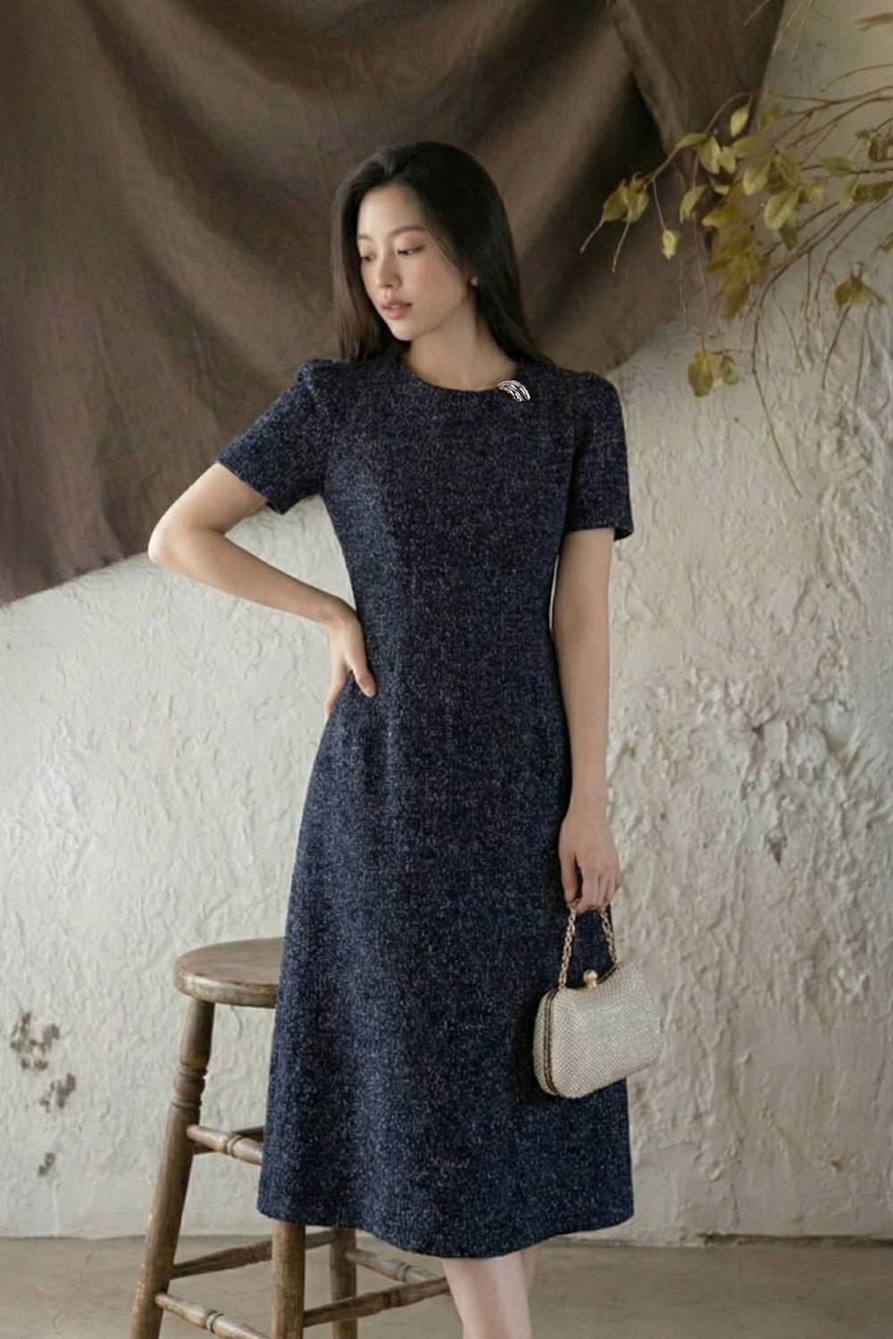 Đầm xòe chữ A cổ tròn đính khoen