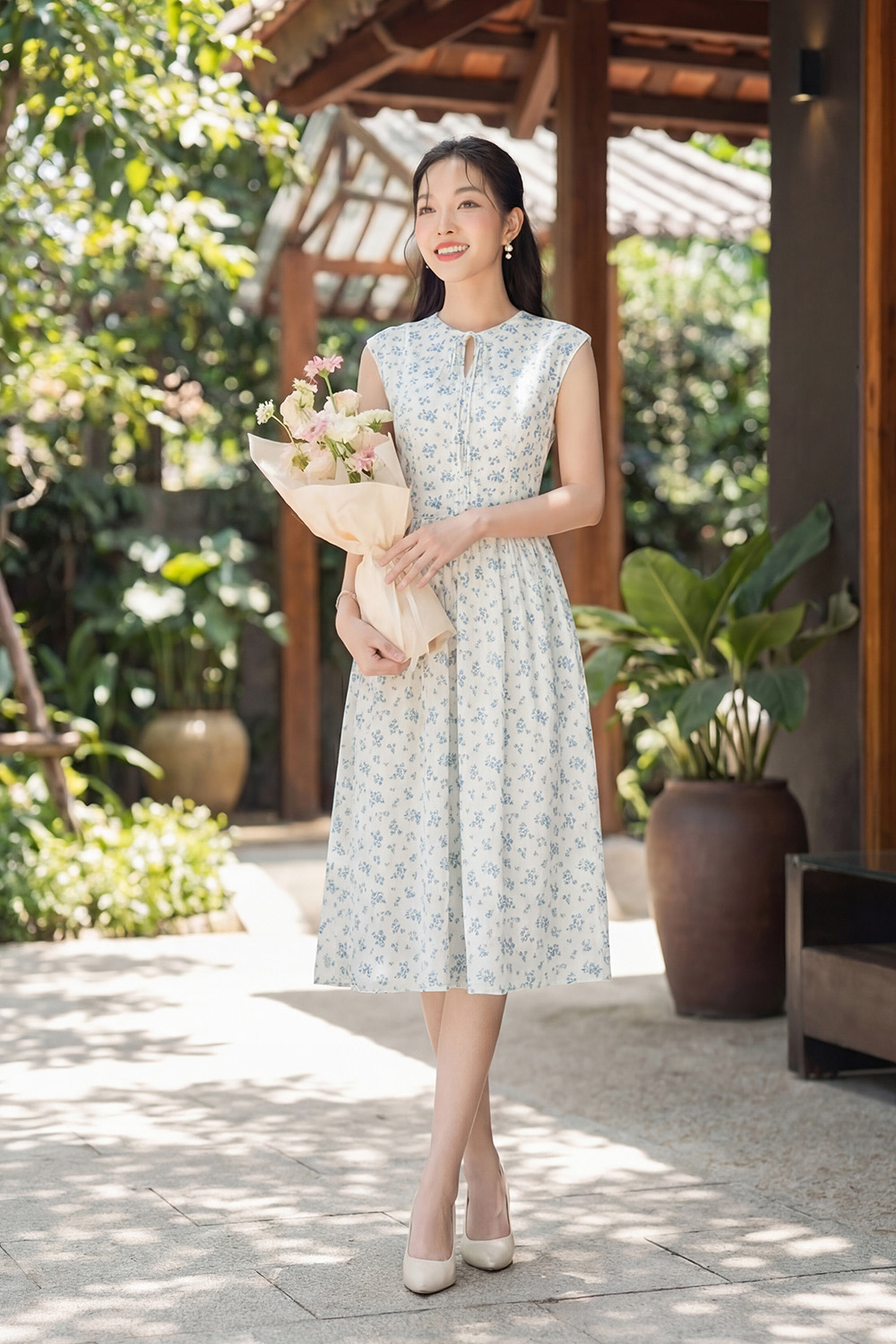 Đầm xòe trắng hoa xanh sát nách