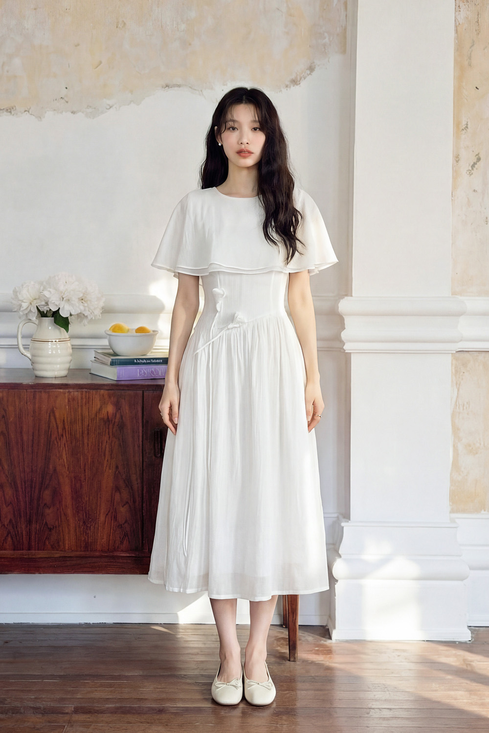 Đầm xòe trắng tơ cổ tròn phối choàng