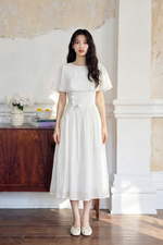 Đầm xòe trắng tơ cổ tròn phối choàng