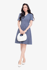 Đầm xòe công sở xếp ly cổ V phối nút