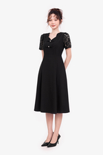 Đầm xòe đen phối ren cổ cách điệu đính nơ