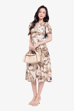 Đầm công sở họa tiết dáng xòe cổ V phối nút