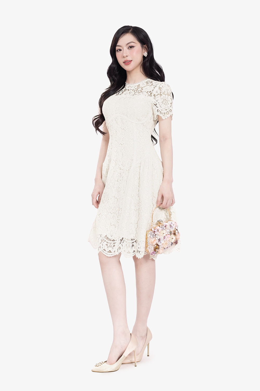 Đầm ren dự tiệc màu kem dáng xòe