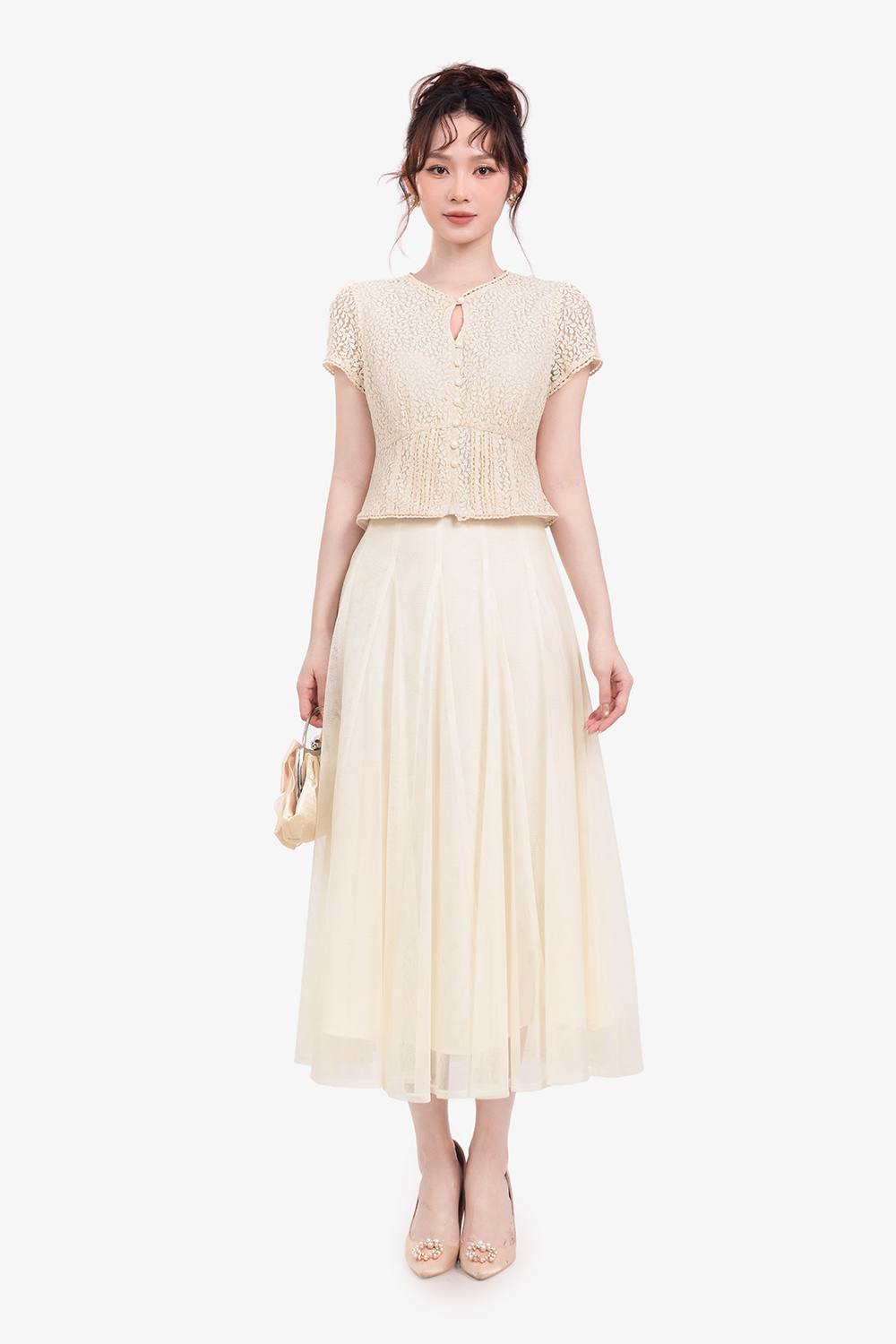 Áo ren cotton kiểu peplum màu kem