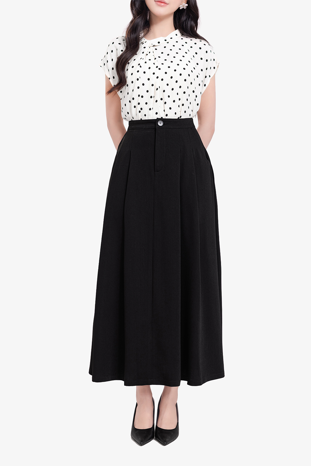 Chân váy đen xòe xếp ly dáng dài