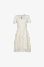 Đầm ren dự tiệc màu kem dáng xòe