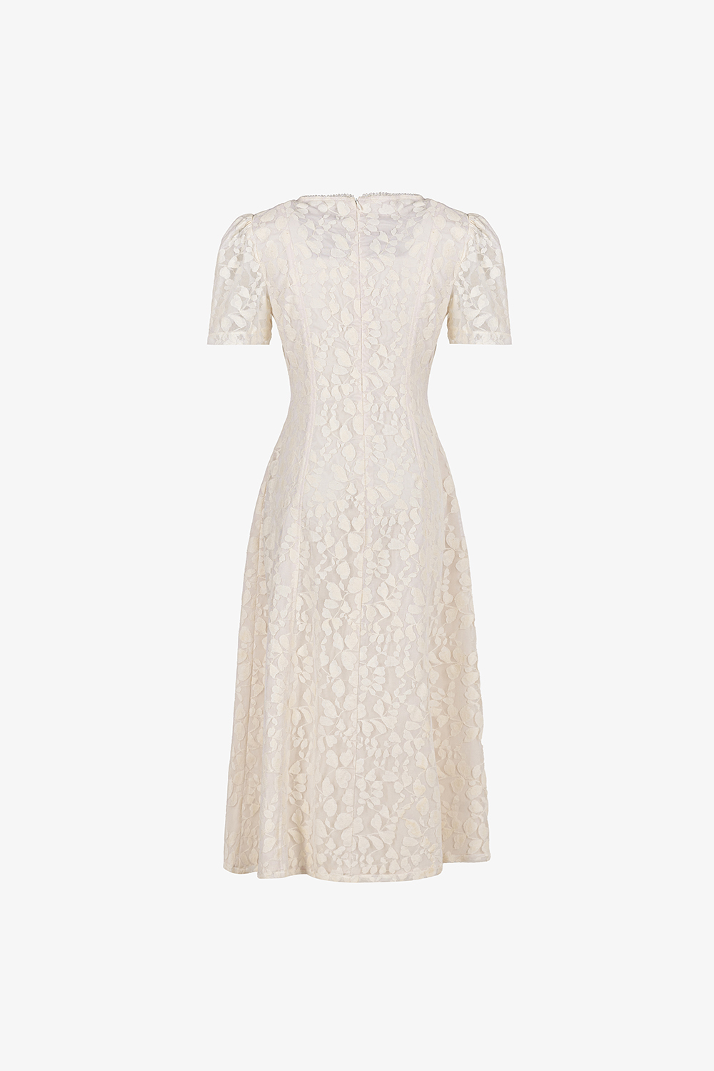 Đầm ren kem dự tiệc dáng xòe