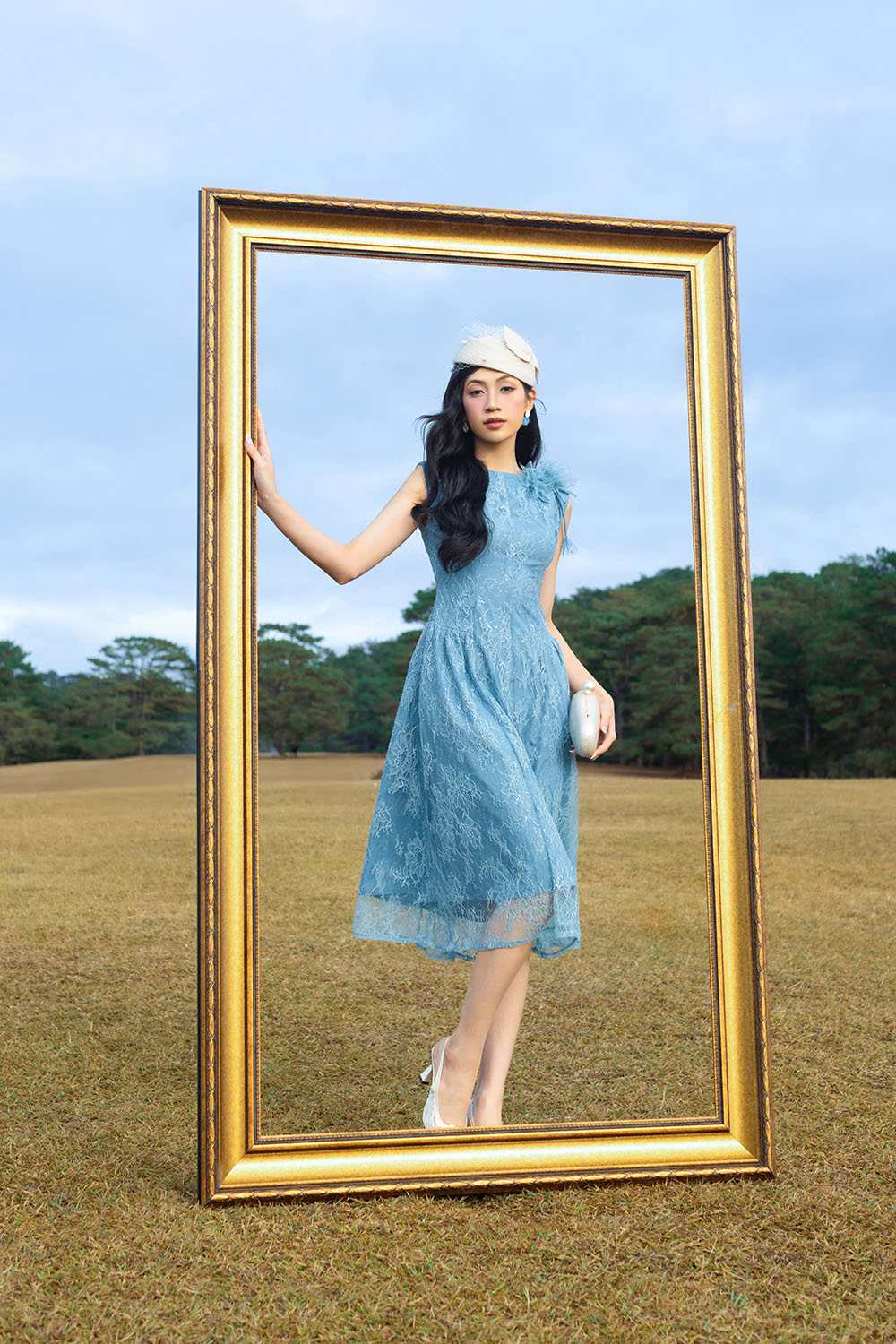 Đầm tiệc ren xanh đính hoa cao cấp