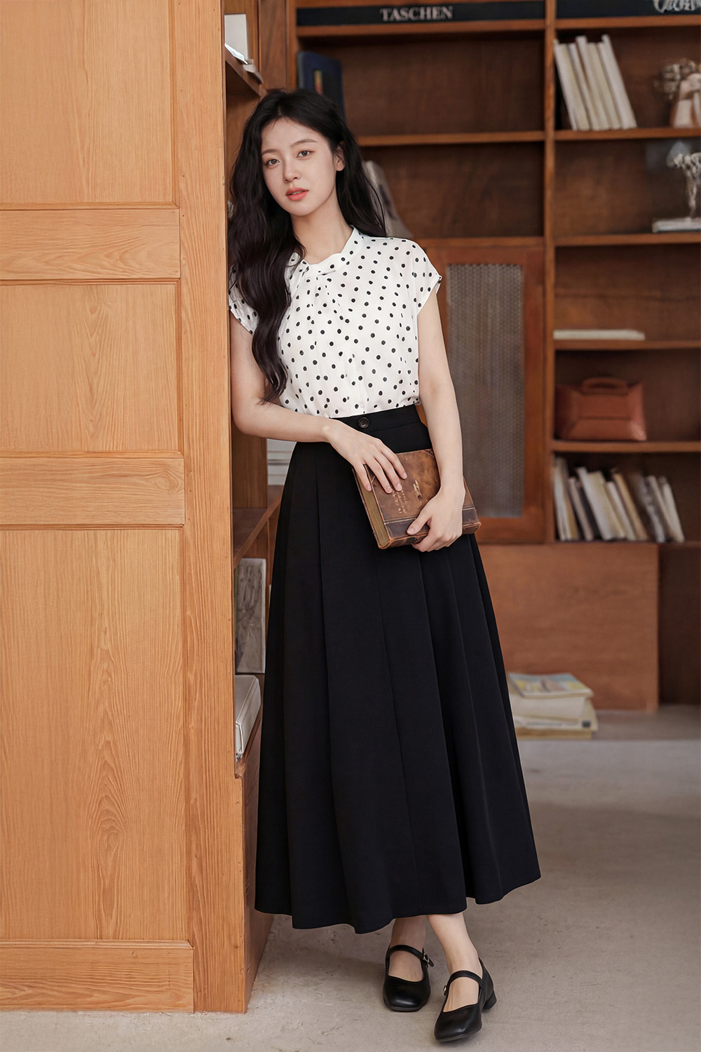 Chân váy đen xòe xếp ly dáng dài