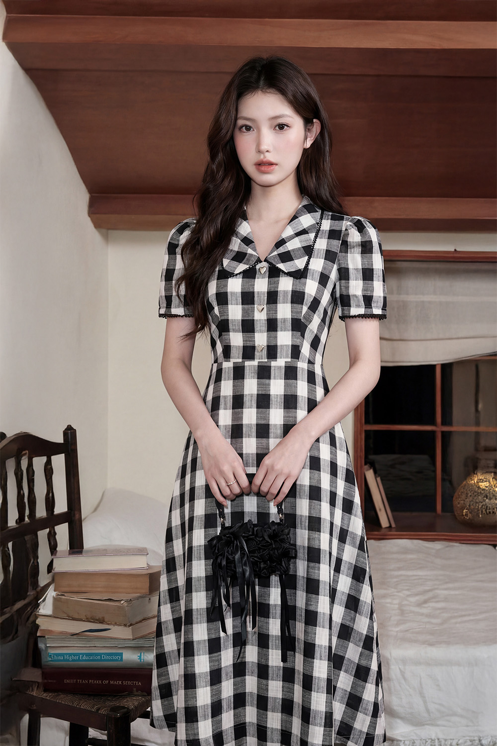 Đầm linen họa tiết caro đen trắng dáng xòe cổ sen