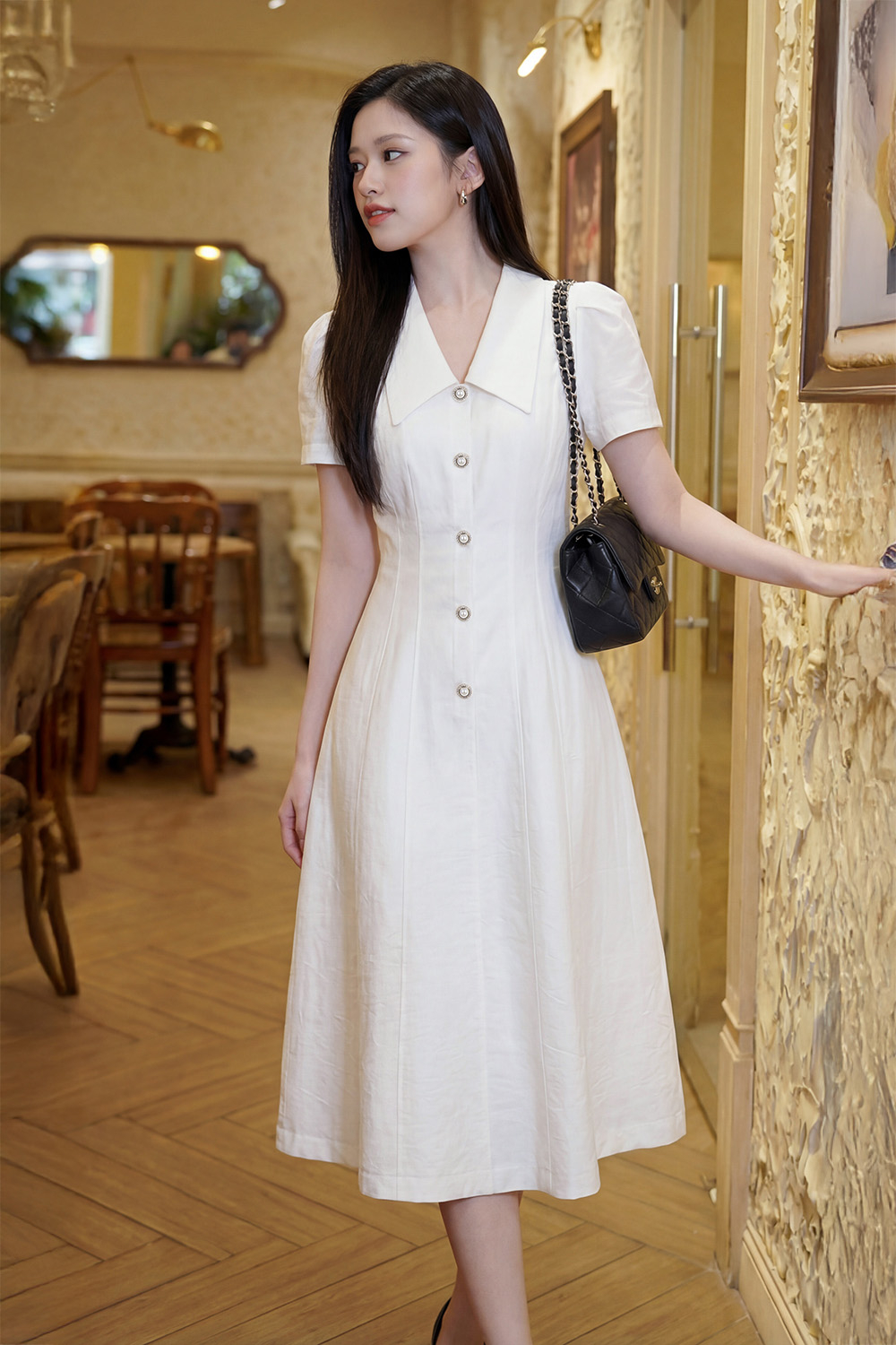 Đầm trắng chữ A cổ sơ mi phối nút