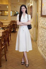 Đầm trắng chữ A cổ sơ mi phối nút