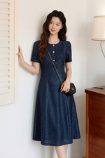 Đầm xòe màu xanh đen cổ xếp ly