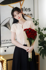 Áo ren cotton kiểu peplum màu kem