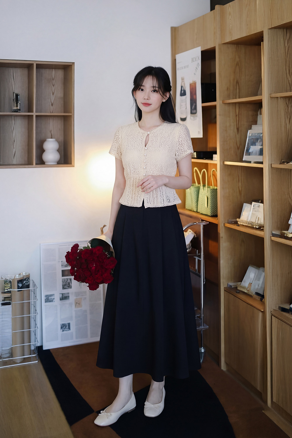 Áo ren cotton kiểu peplum màu kem