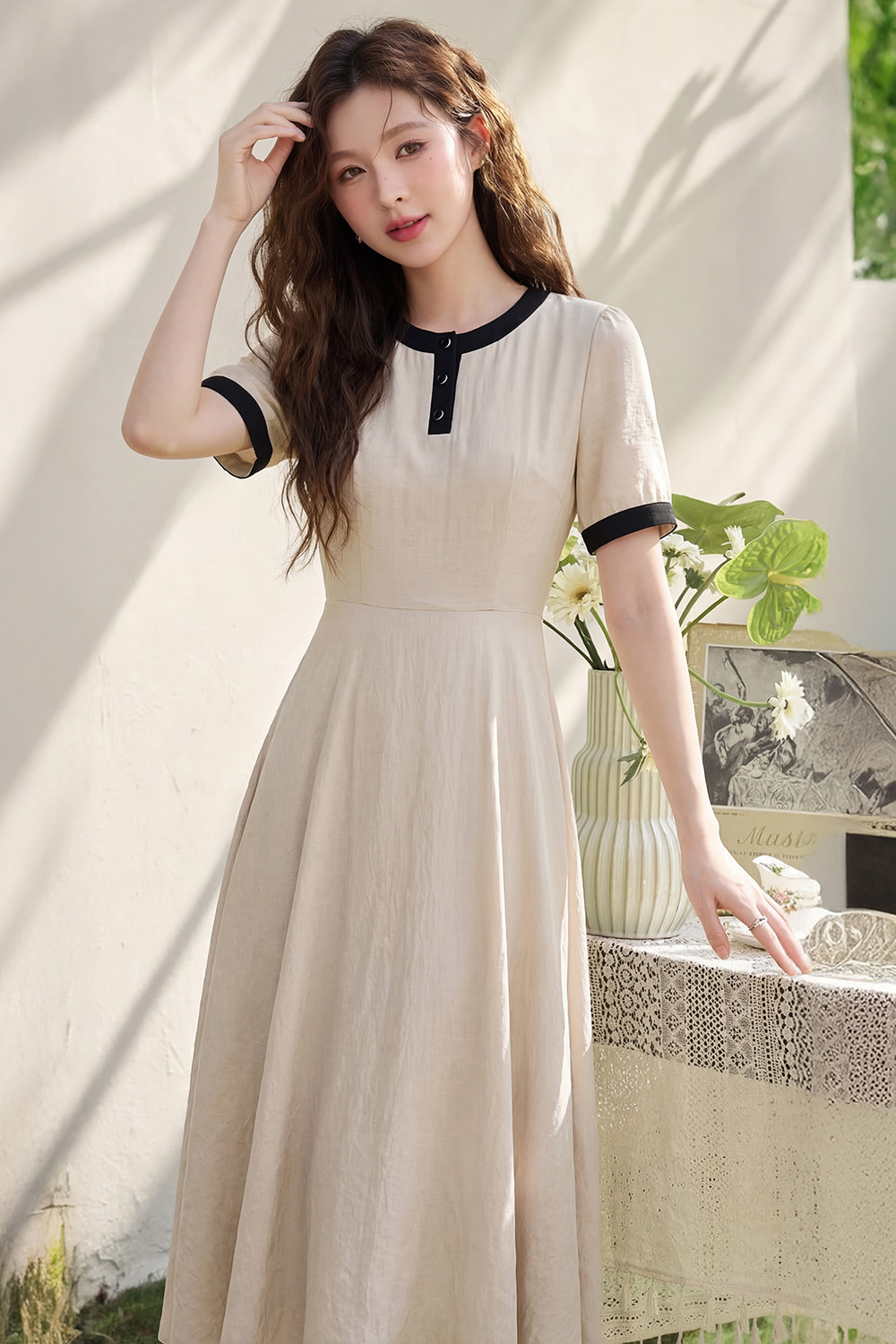 Đầm dài midi xòe cổ tròn phối viền đen