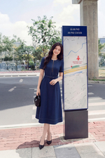 Đầm xanh công sở dáng xòe viền chỉ nổi kèm belt