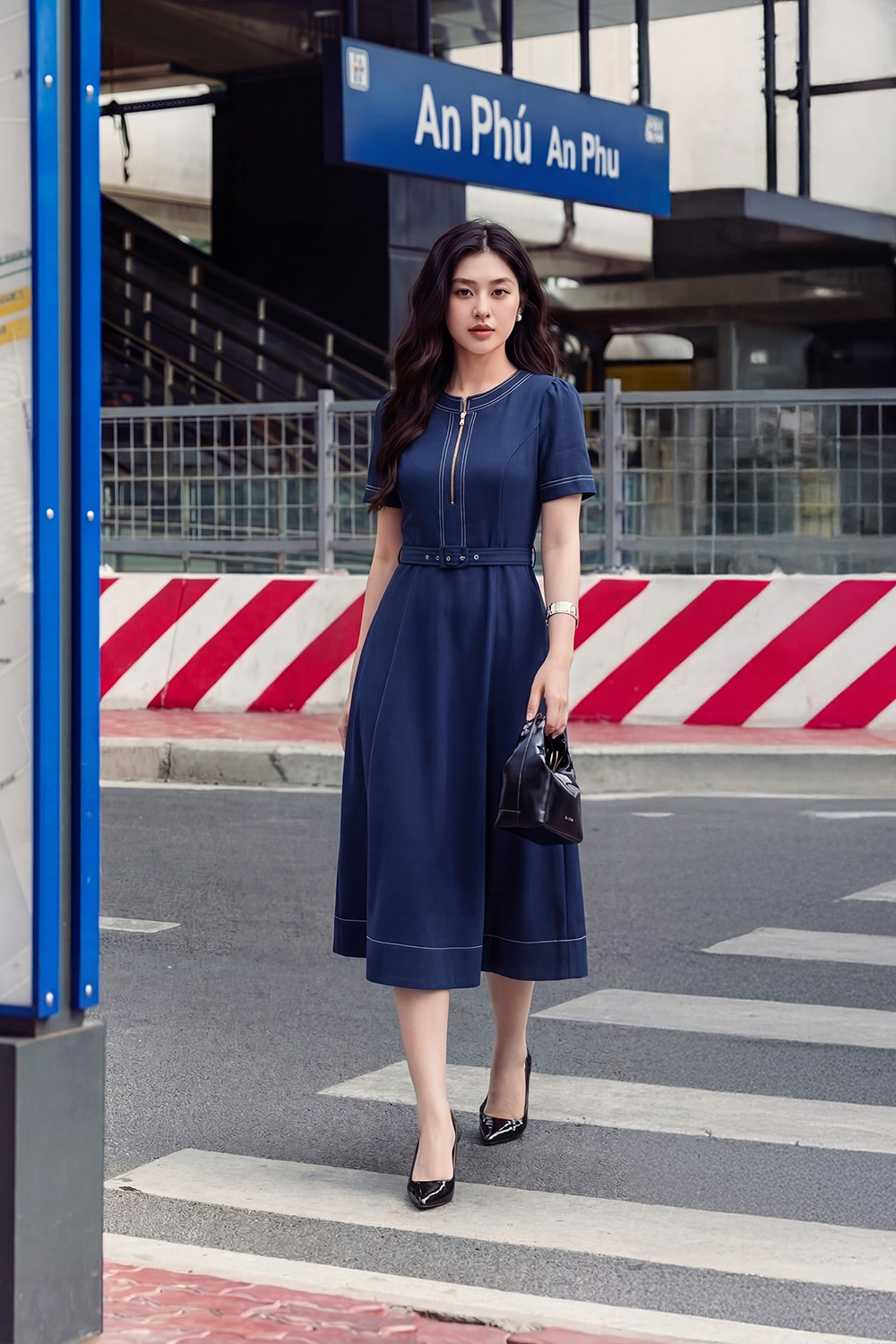 Đầm xanh công sở dáng xòe viền chỉ nổi kèm belt