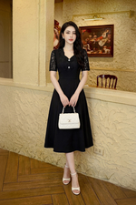 Đầm xòe đen phối ren cổ cách điệu đính nơ