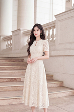 Đầm ren kem dự tiệc dáng xòe