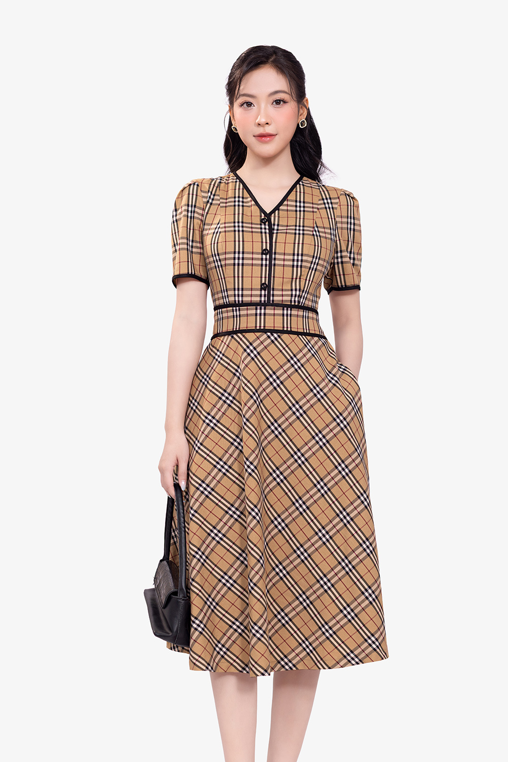Đầm xòe burberry cổ V nhấn eo viền đen