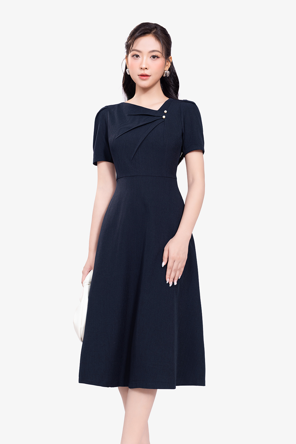 Đầm xòe công sở cổ lệch xếp ly