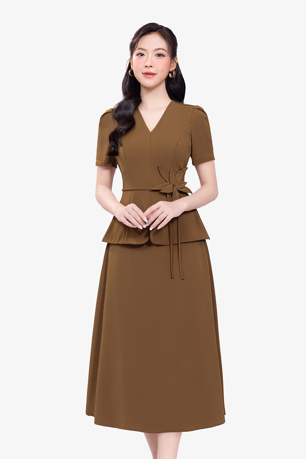 Áo peplum công sở nhấn eo đính hoa