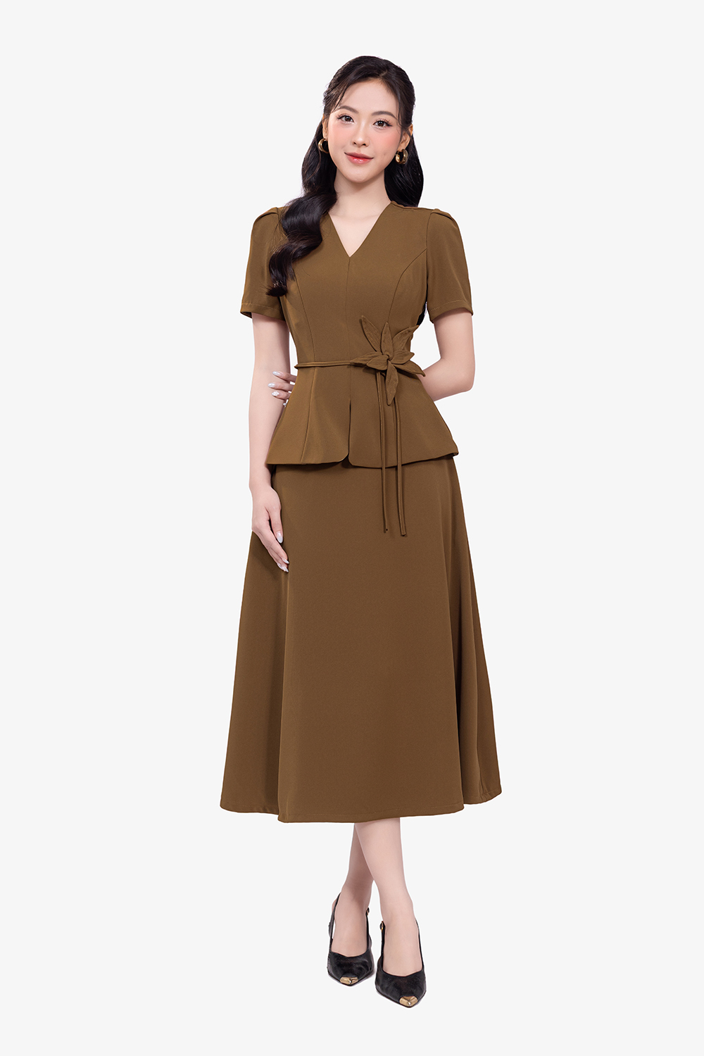 Áo peplum công sở nhấn eo đính hoa