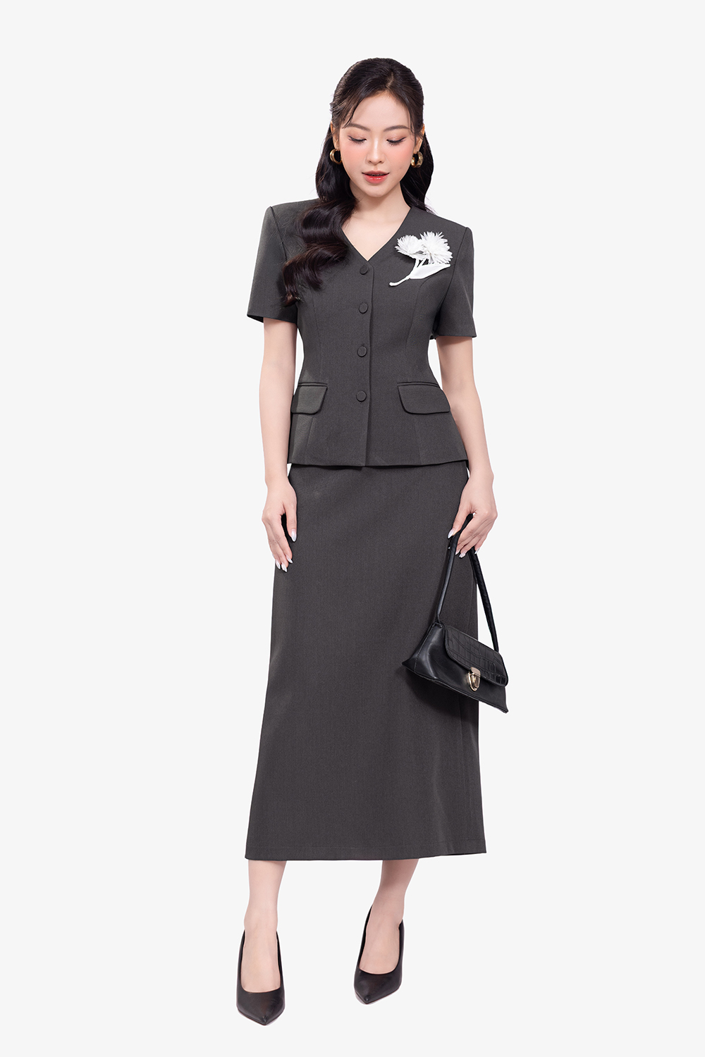 Áo kiểu công sở đính hoa màu xám