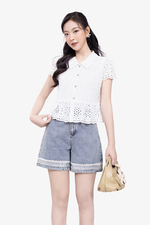 Áo kiểu sơ mi trắng xô thêu dáng ngắn